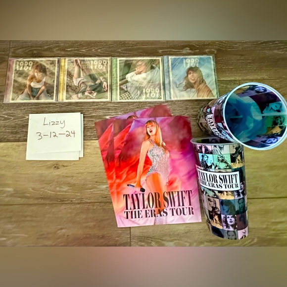 🩷🧡💛💚🩵 ERAS TOUR 🩷🧡💛💚🩵 COLLECTORS BUNDLE! - Picture 6 of 7